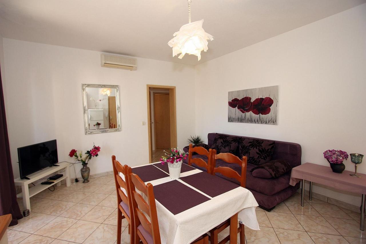 Apartments Mara Supetar Luaran gambar