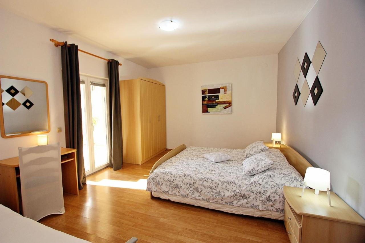 Apartments Mara Supetar Luaran gambar
