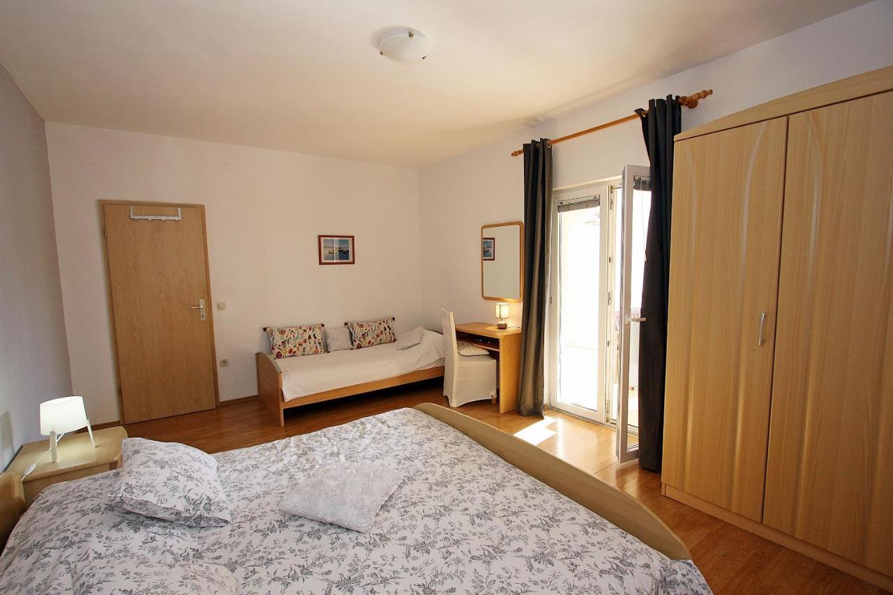 Apartments Mara Supetar Luaran gambar