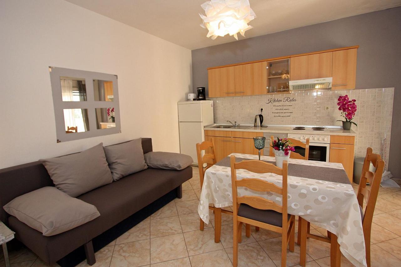 Apartments Mara Supetar Luaran gambar