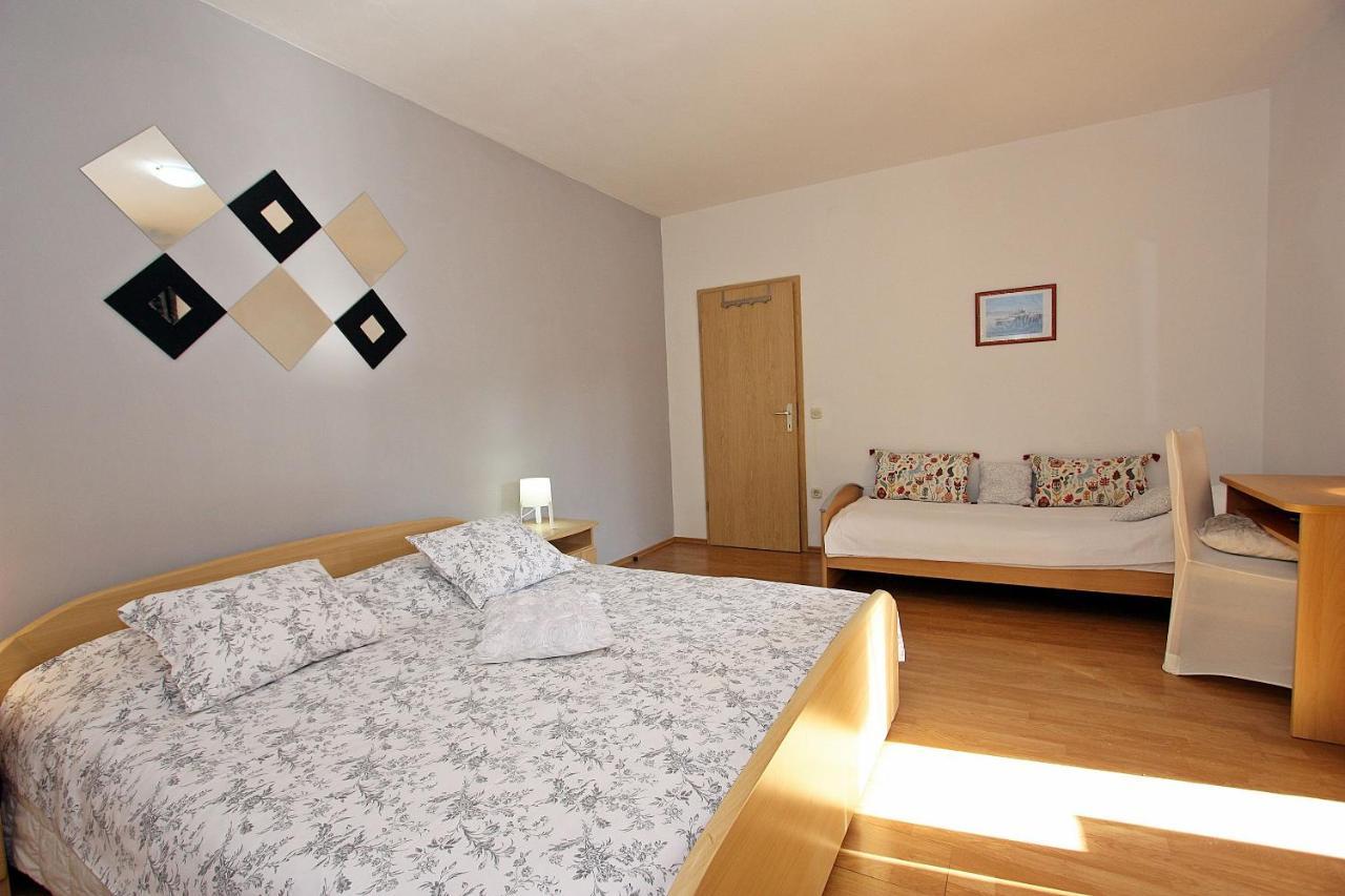 Apartments Mara Supetar Luaran gambar