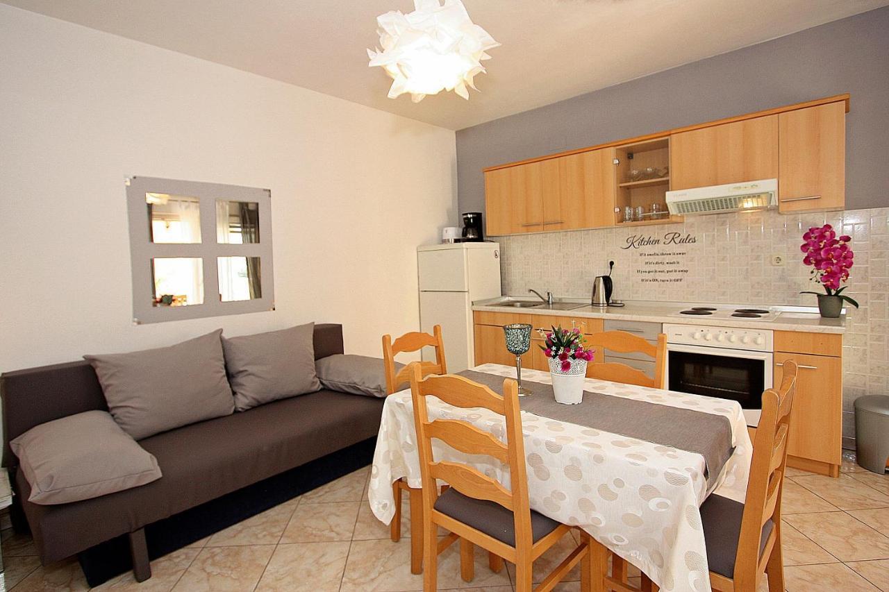 Apartments Mara Supetar Luaran gambar
